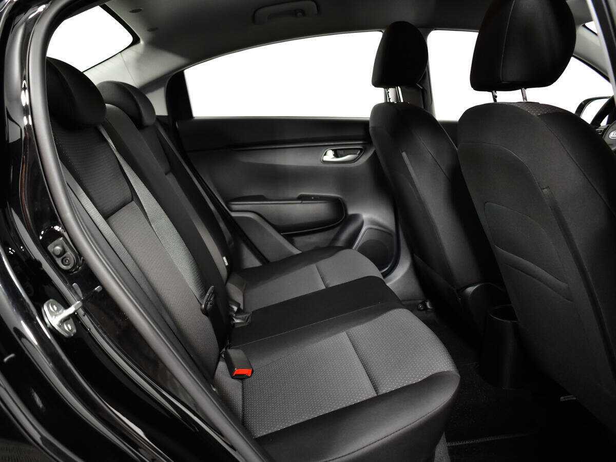 Купить Kia Rio с пробегом. Фото: #9