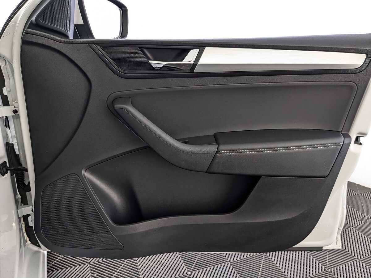 Купить Skoda Rapid с пробегом. Фото: #20