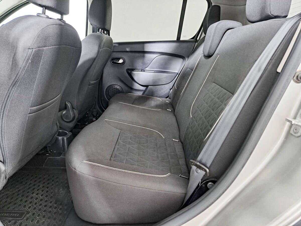 Купить Renault Sandero с пробегом. Фото: #9