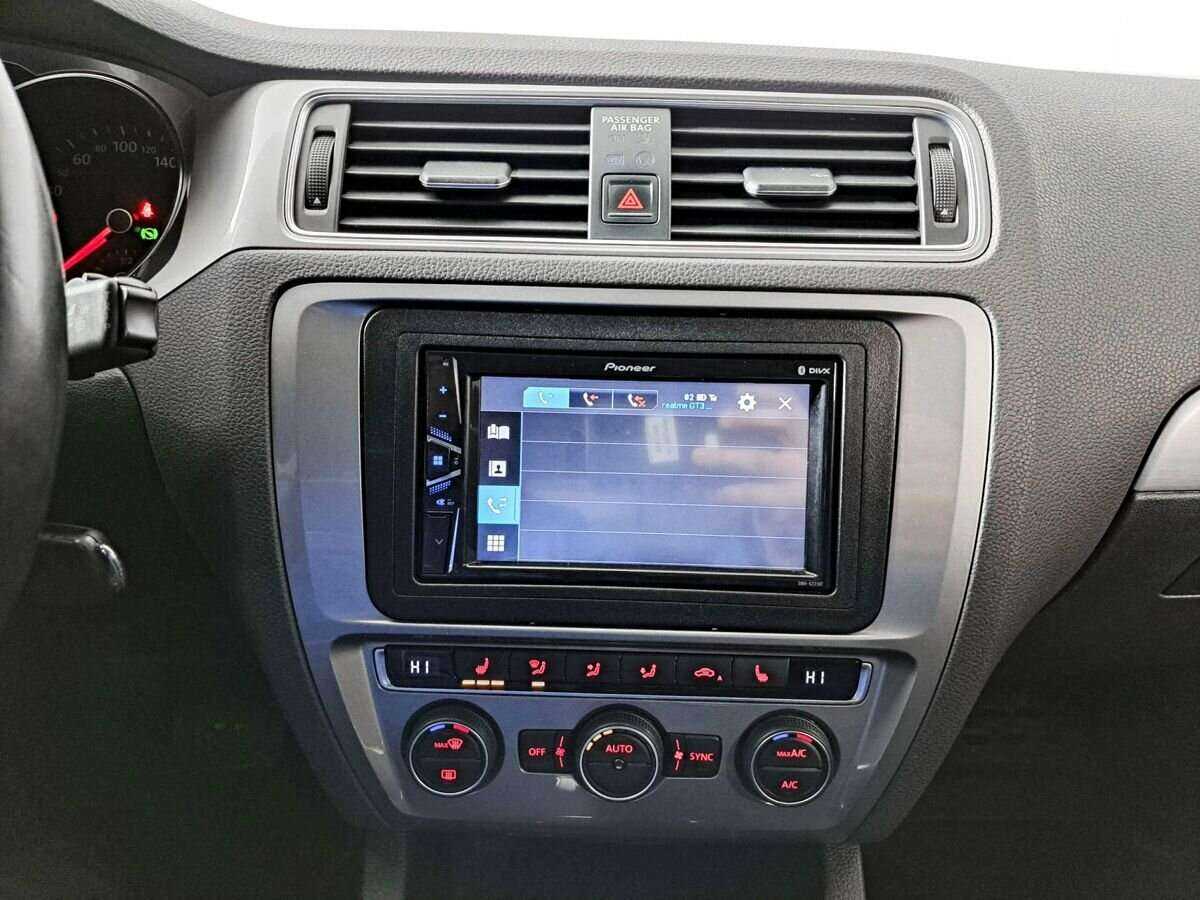 Купить Volkswagen Jetta с пробегом. Фото: #14
