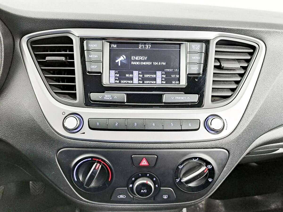 Купить Hyundai Solaris с пробегом. Фото: #12