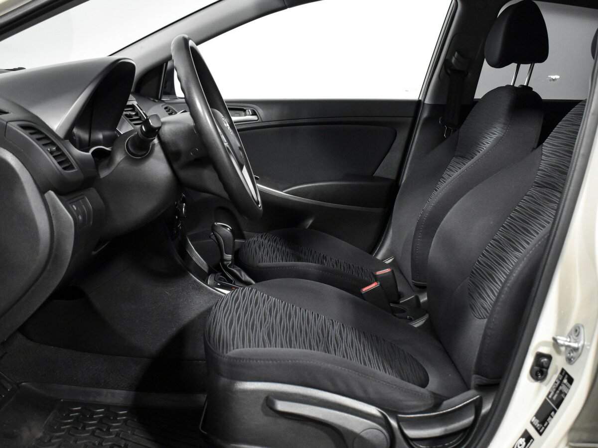 Купить Hyundai Solaris с пробегом. Фото: #9