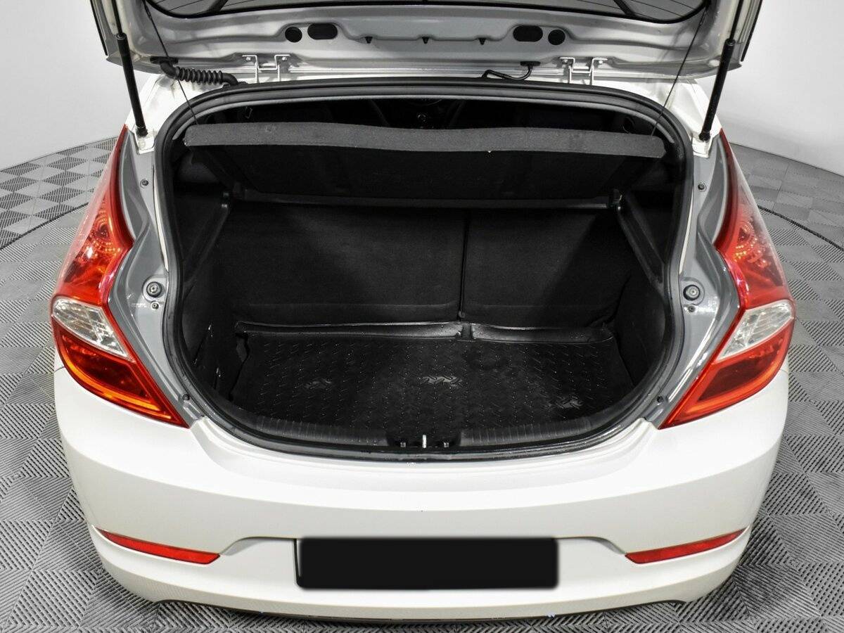 Купить Hyundai Solaris с пробегом. Фото: #17