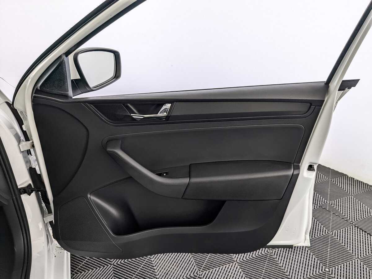 Купить Skoda Rapid с пробегом. Фото: #20