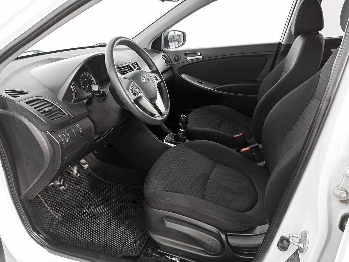 Купить Hyundai Solaris с пробегом. Фото: #13