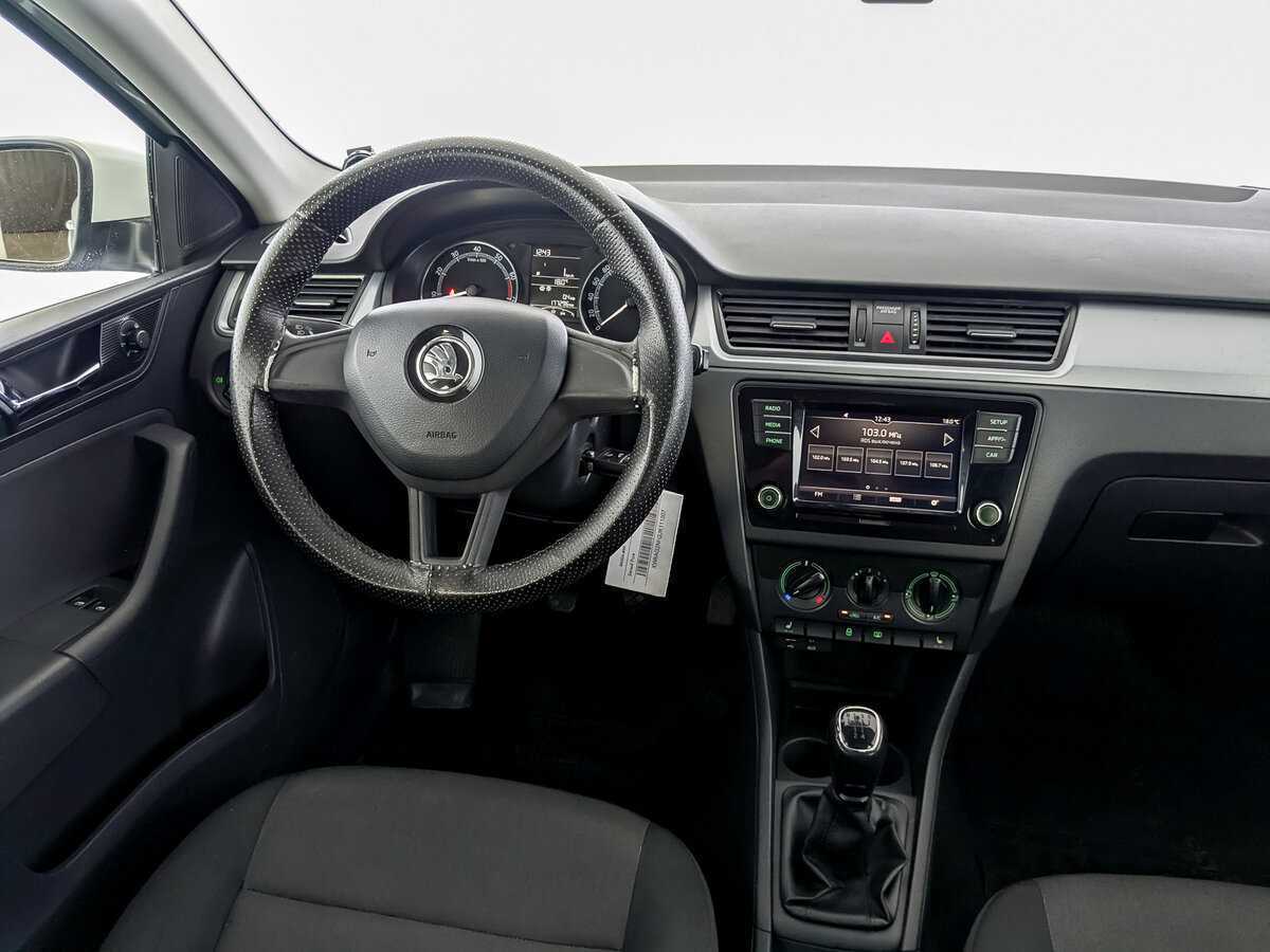 Купить Skoda Rapid с пробегом. Фото: #23