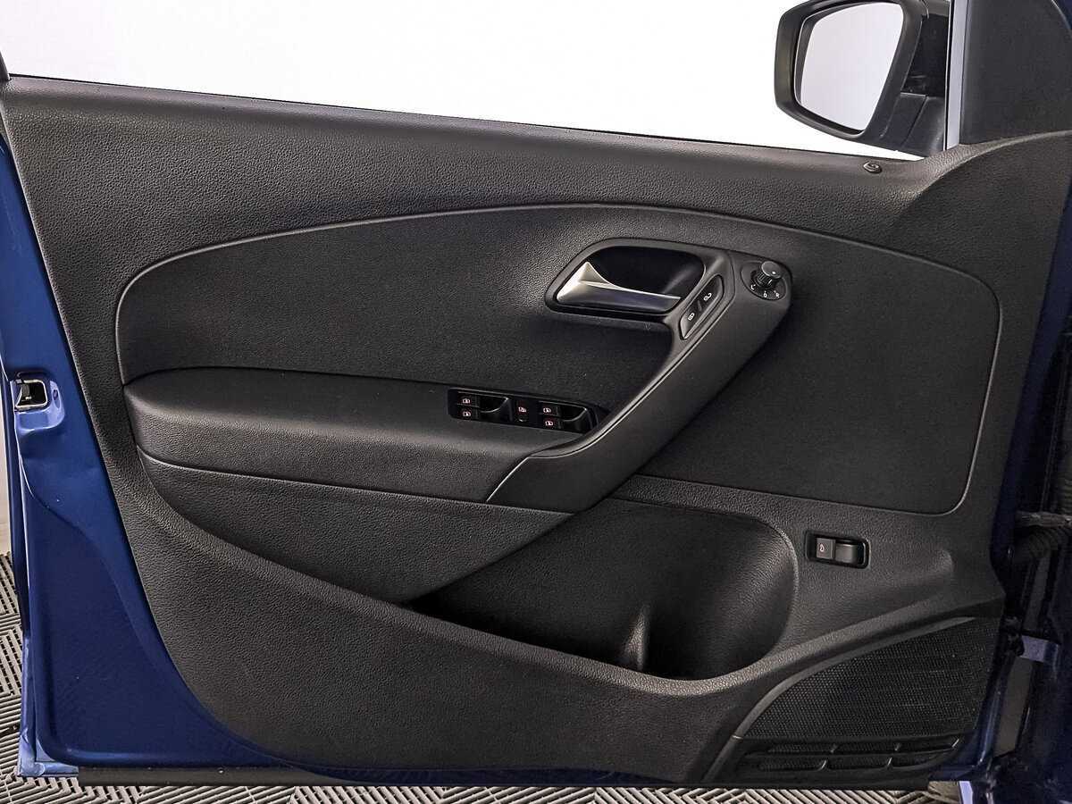 Купить Volkswagen Polo с пробегом. Фото: #18