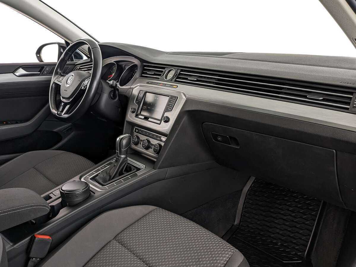 Купить Volkswagen Passat с пробегом. Фото: #7