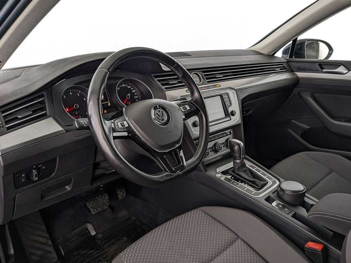 Купить Volkswagen Passat с пробегом. Фото: #9