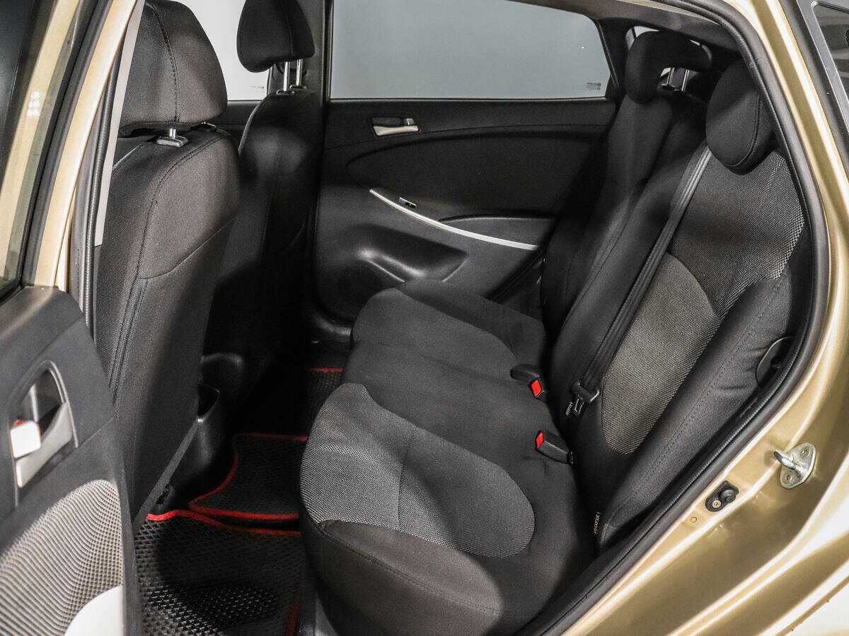 Купить Hyundai Solaris с пробегом. Фото: #9