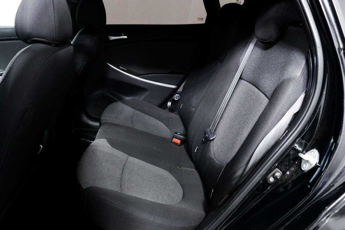 Купить Hyundai Solaris с пробегом. Фото: #11