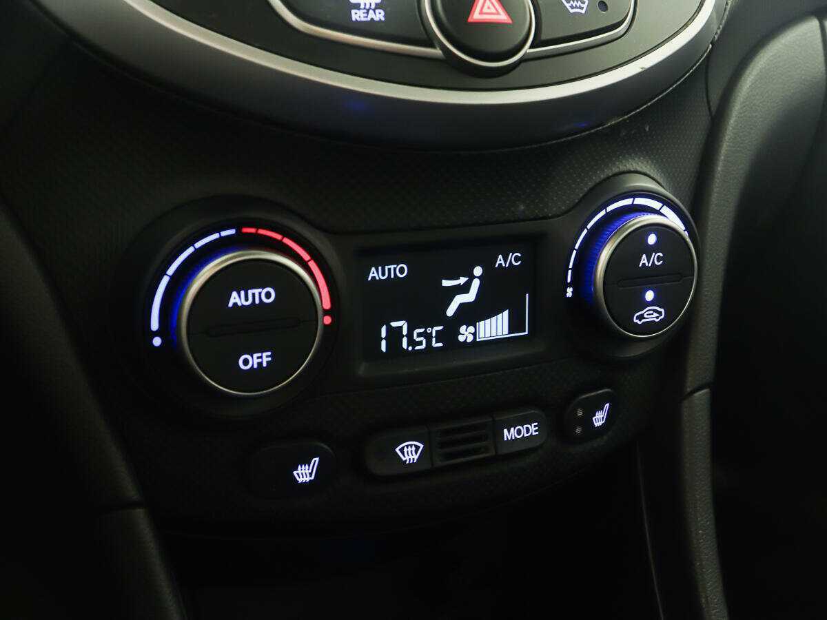 Купить Hyundai Solaris с пробегом. Фото: #17