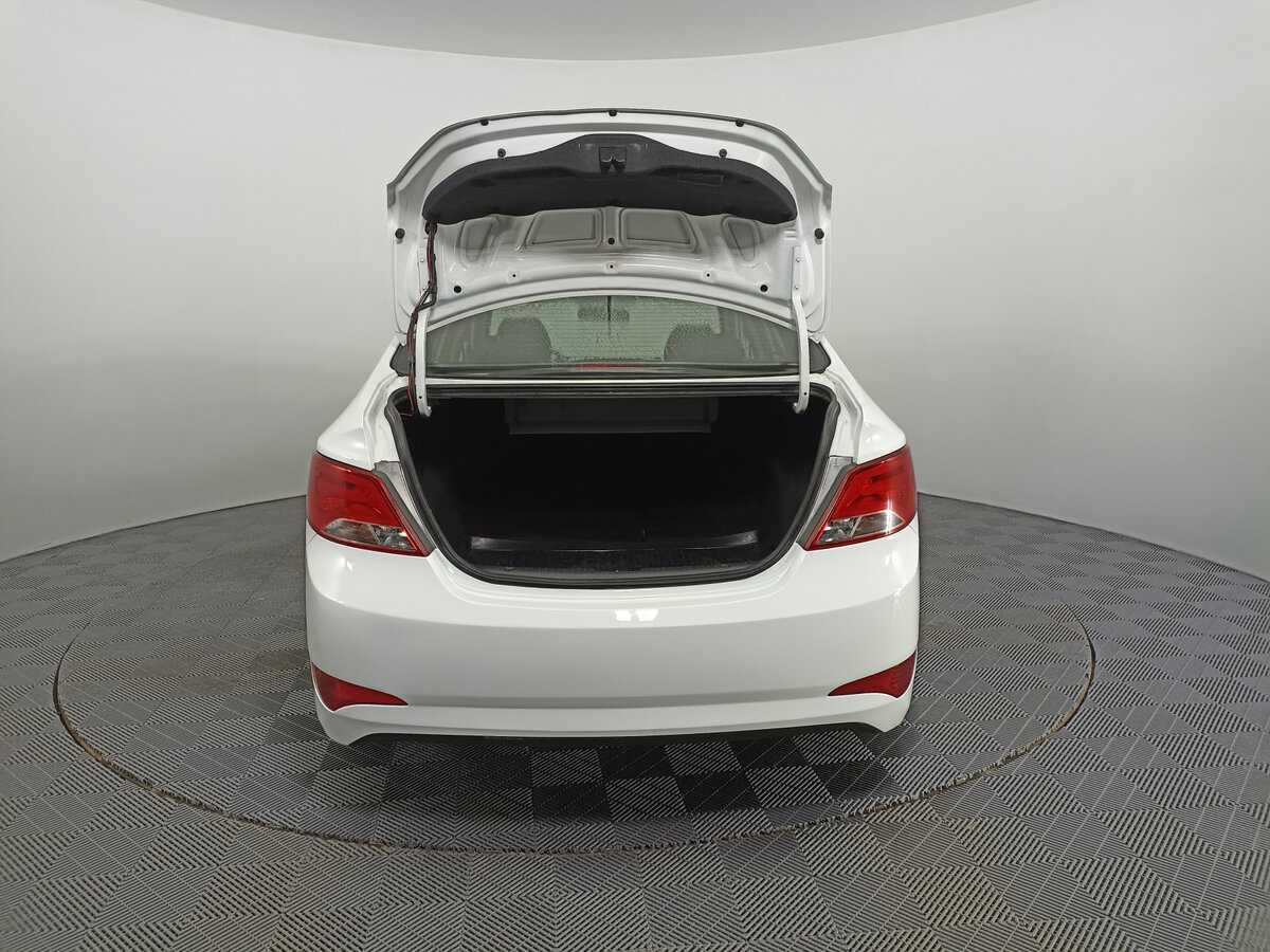 Купить Hyundai Solaris с пробегом. Фото: #9