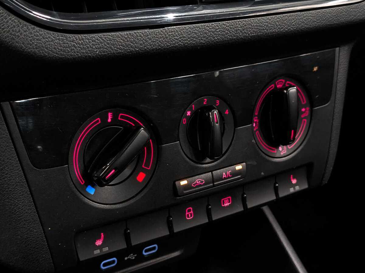 Купить Volkswagen Polo с пробегом. Фото: #20