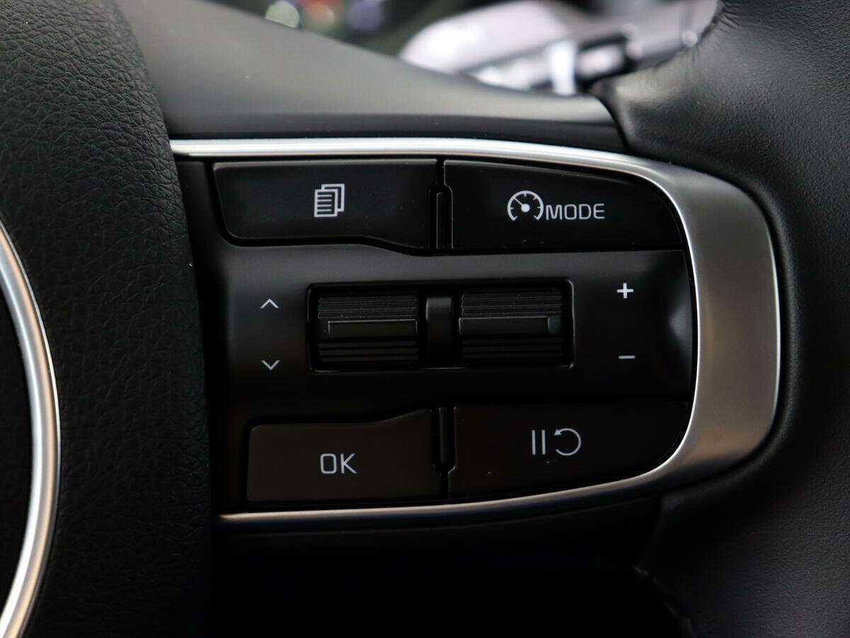 Купить Kia K5 с пробегом. Фото: #18