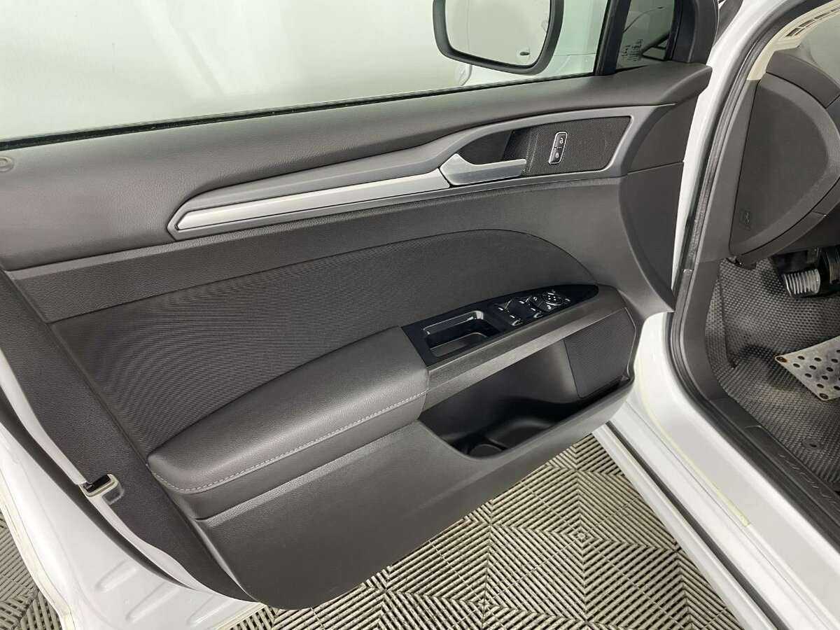 Купить Ford Mondeo с пробегом. Фото: #7