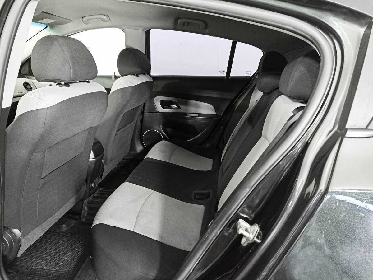 Купить Chevrolet Cruze с пробегом. Фото: #9
