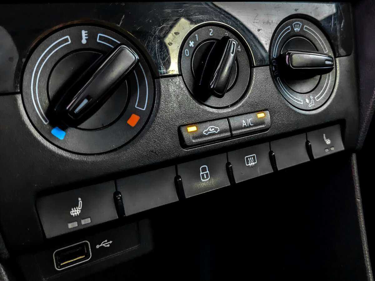 Купить Skoda Rapid с пробегом. Фото: #20