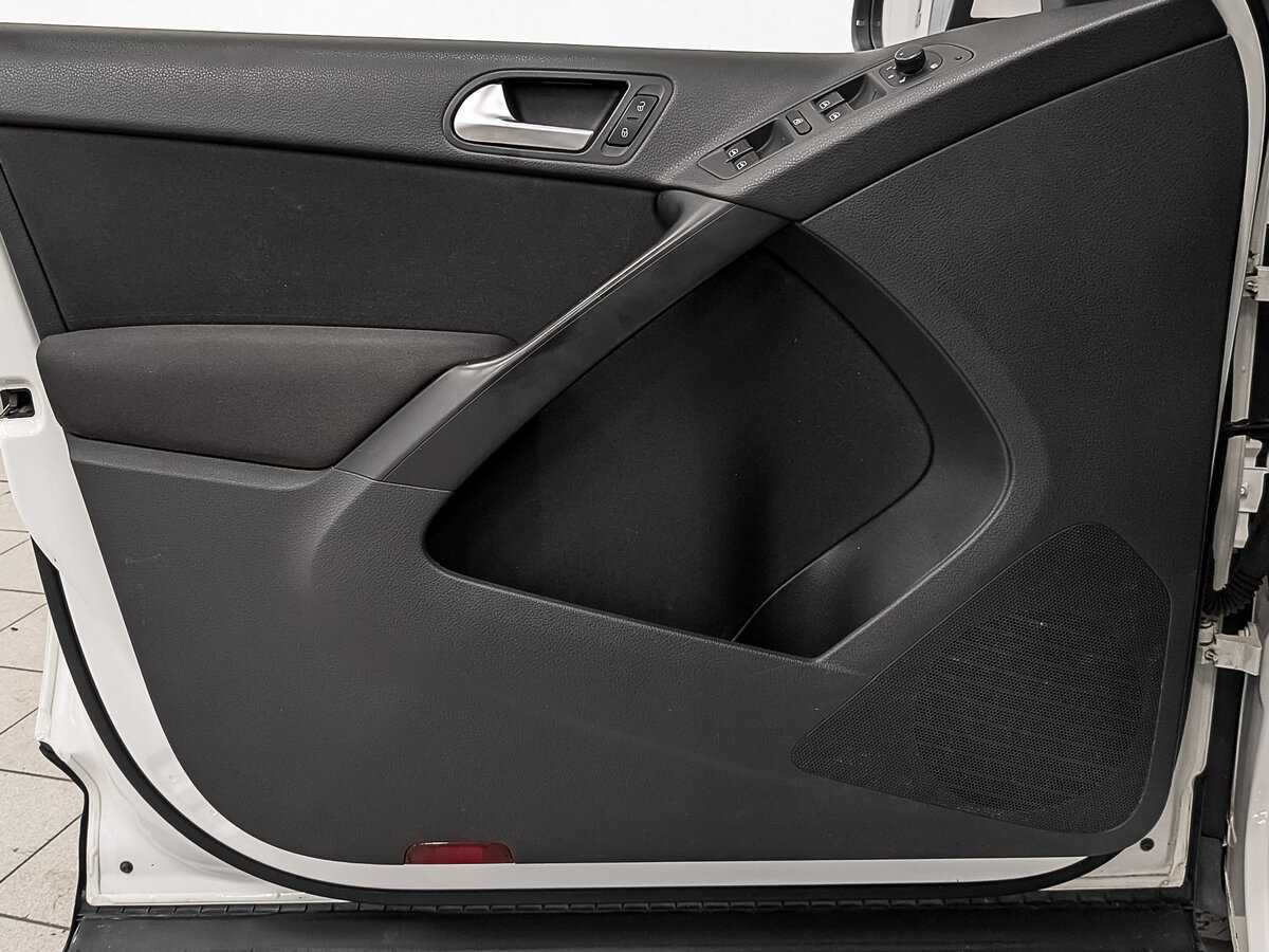 Купить Volkswagen Tiguan с пробегом. Фото: #16