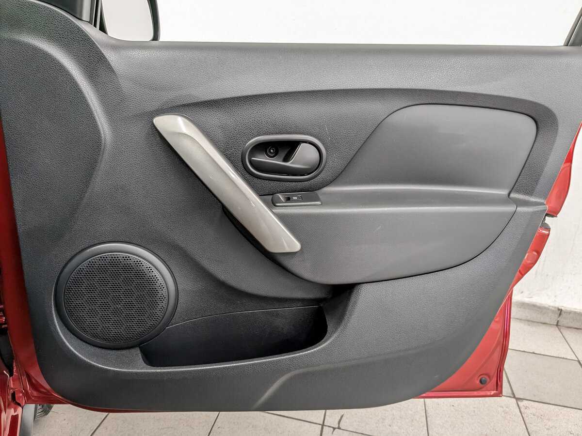 Купить Renault Logan с пробегом. Фото: #22