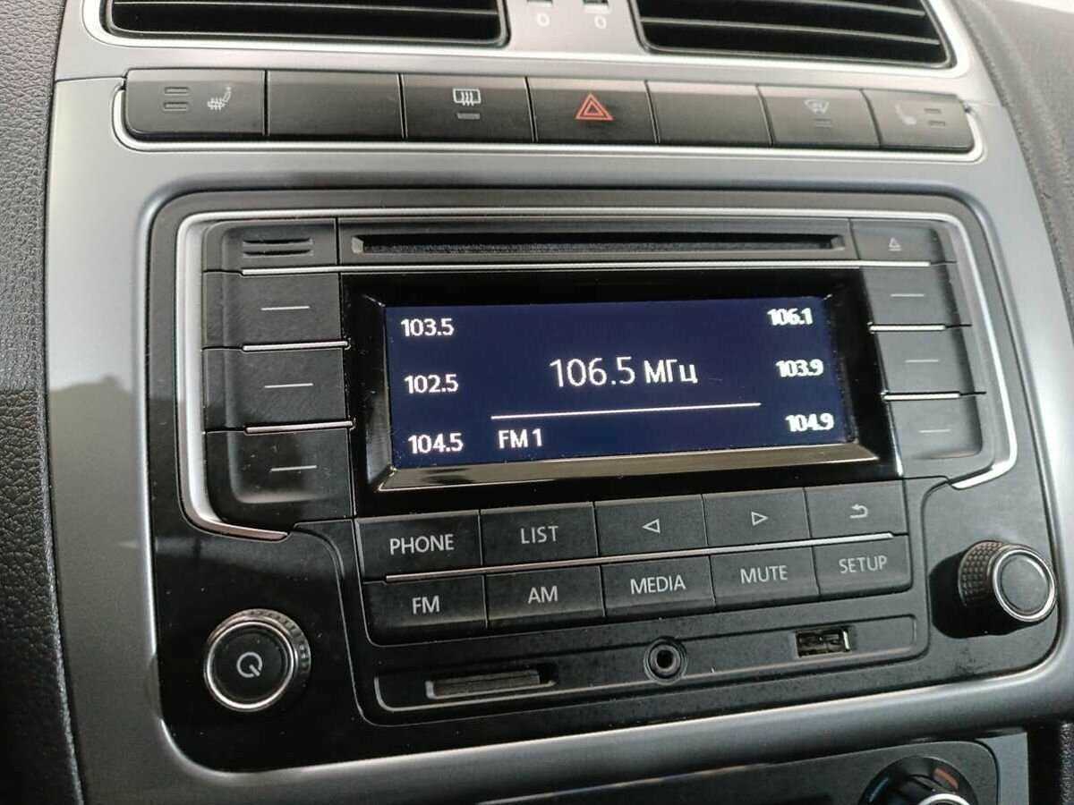 Купить Volkswagen Polo с пробегом. Фото: #12