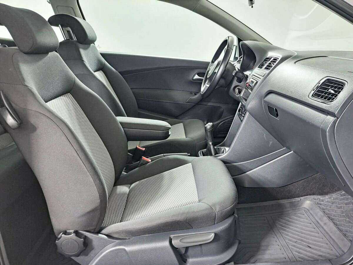 Купить Volkswagen Polo с пробегом. Фото: #8