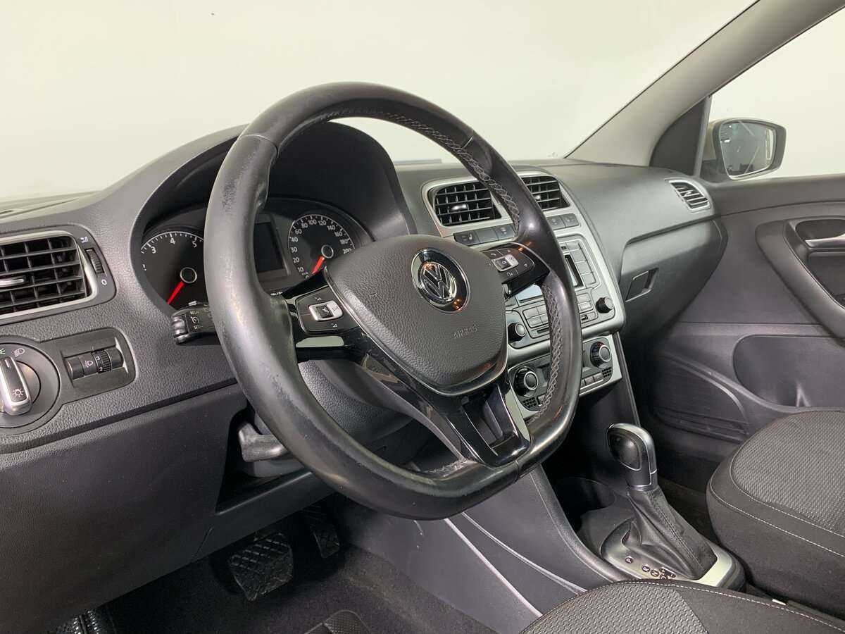 Купить Volkswagen Polo с пробегом. Фото: #8