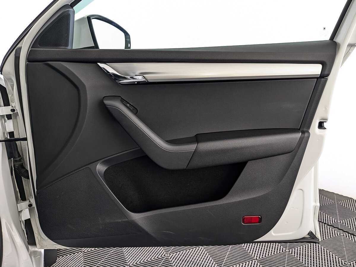 Купить Skoda Octavia с пробегом. Фото: #21