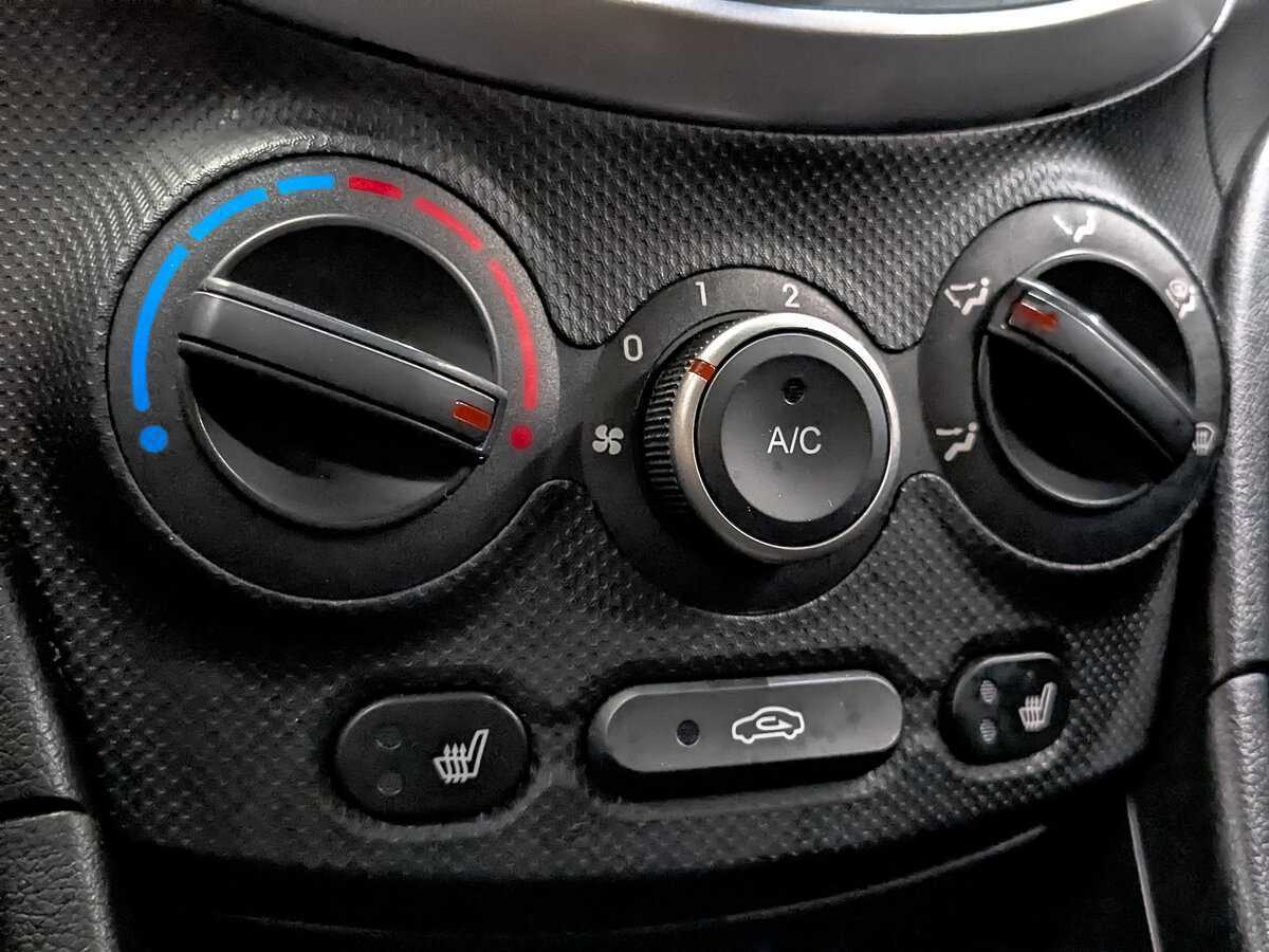 Купить Hyundai Solaris с пробегом. Фото: #18