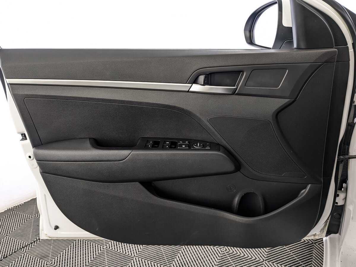 Купить Hyundai Elantra с пробегом. Фото: #16