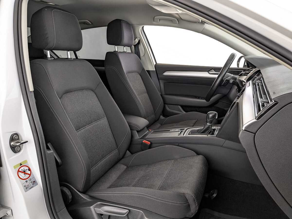 Купить Volkswagen Passat с пробегом. Фото: #23