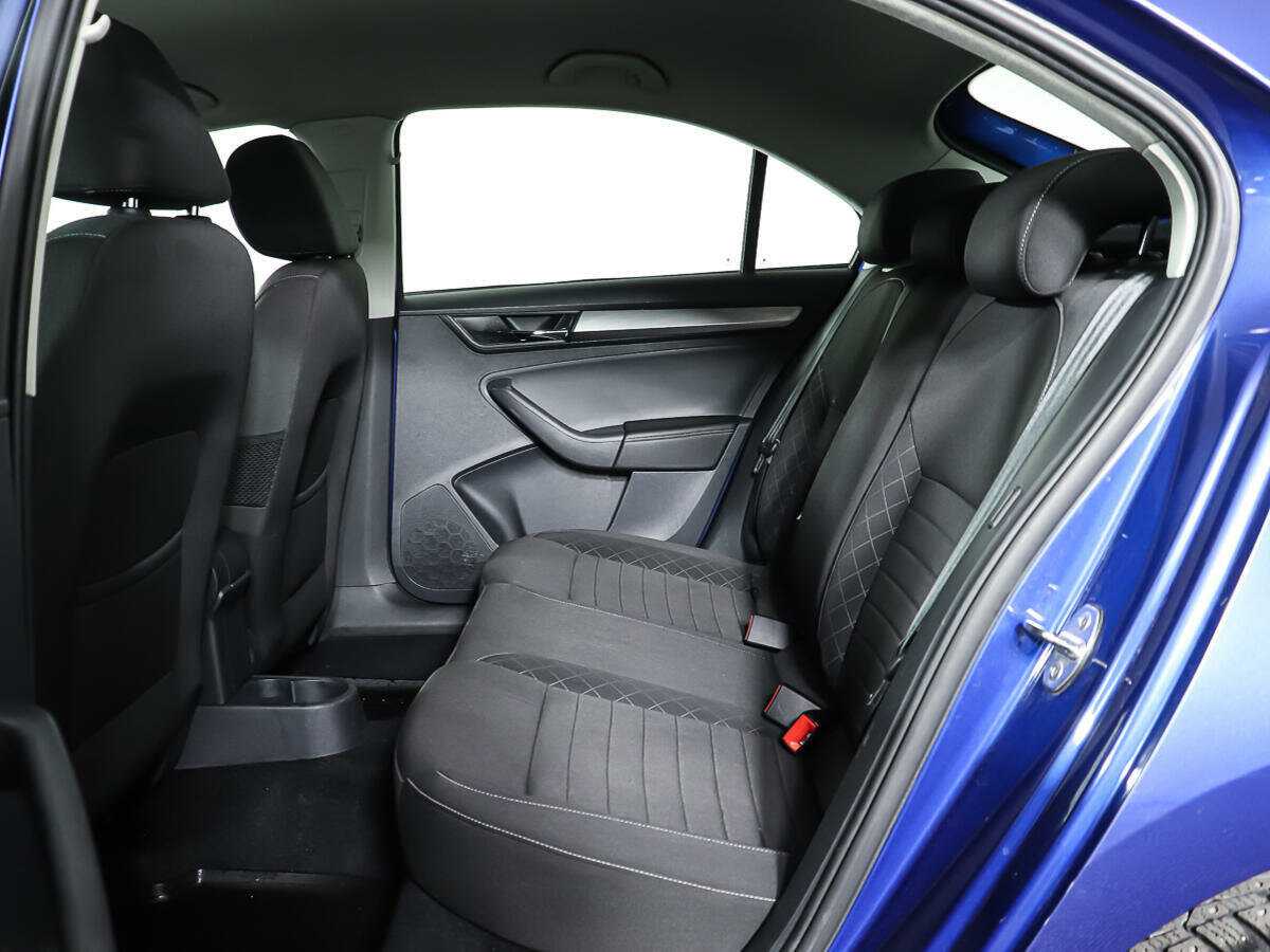 Купить Skoda Rapid с пробегом. Фото: #9