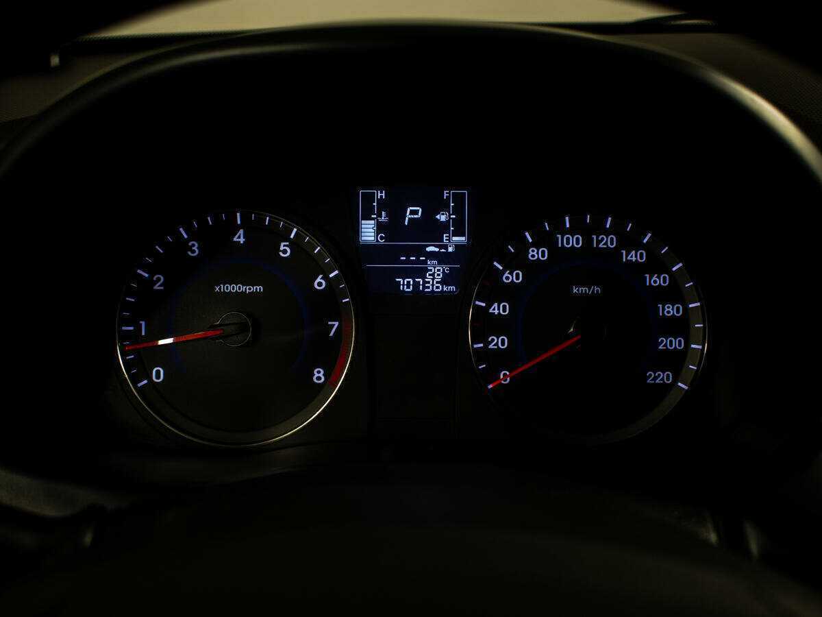 Купить Hyundai Solaris с пробегом. Фото: #11