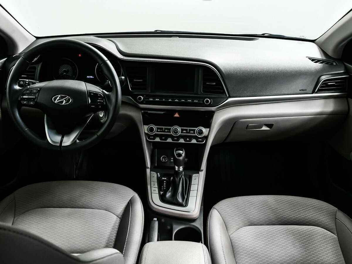 Купить Hyundai Elantra с пробегом. Фото: #10