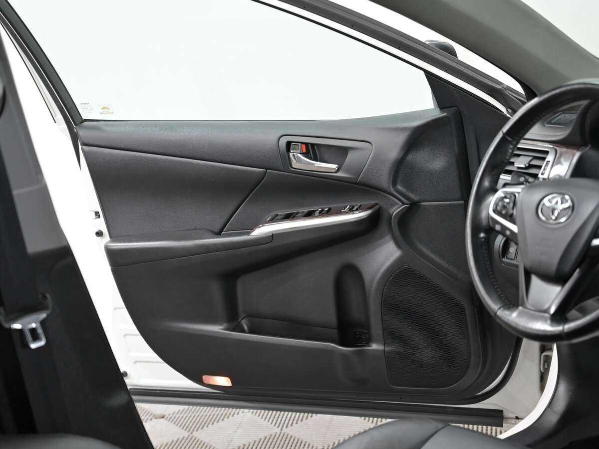 Купить Toyota Camry с пробегом. Фото: #10