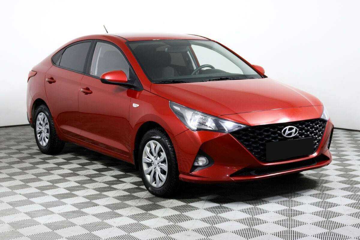 Купить Hyundai Solaris с пробегом. Фото: #2