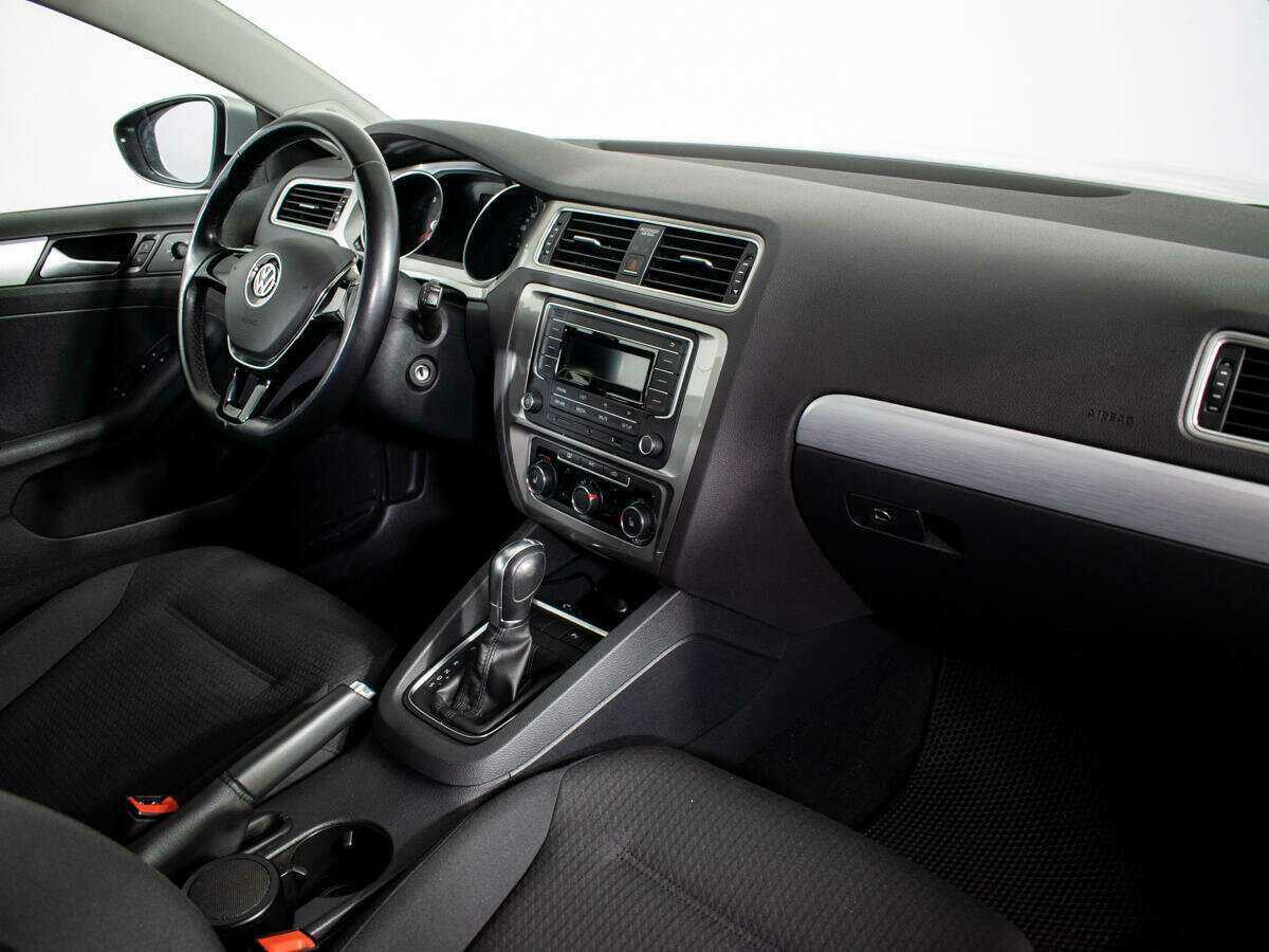 Купить Volkswagen Jetta с пробегом. Фото: #8