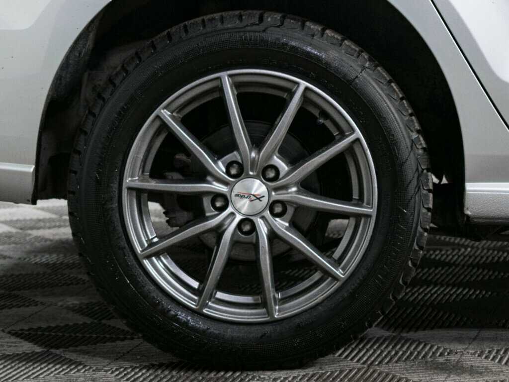 Купить Volkswagen Polo с пробегом. Фото: #12