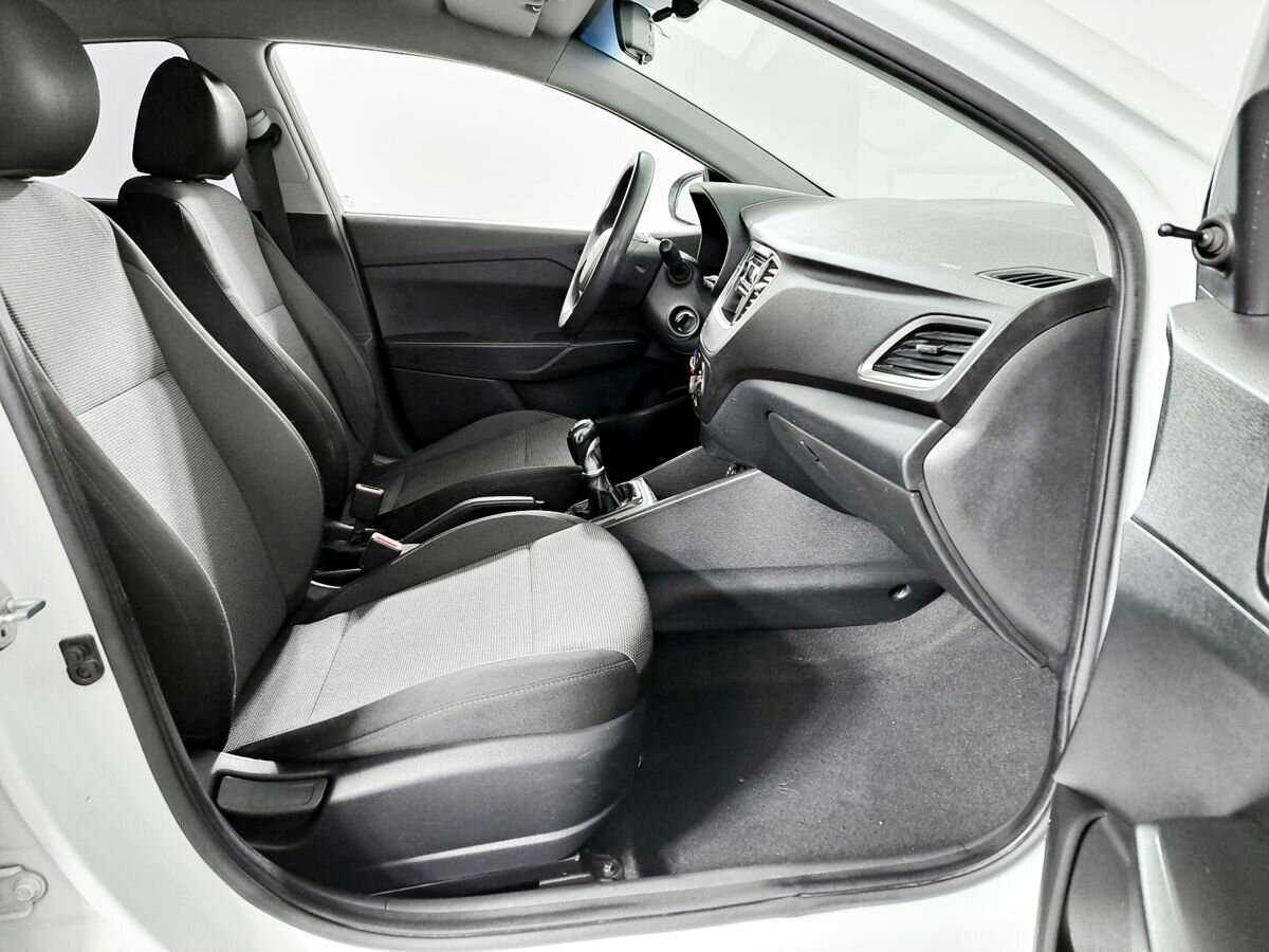 Купить Hyundai Solaris с пробегом. Фото: #8