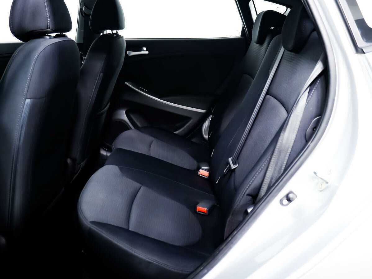 Купить Hyundai Solaris с пробегом. Фото: #11