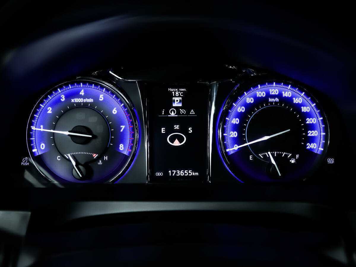 Купить Toyota Camry с пробегом. Фото: #9