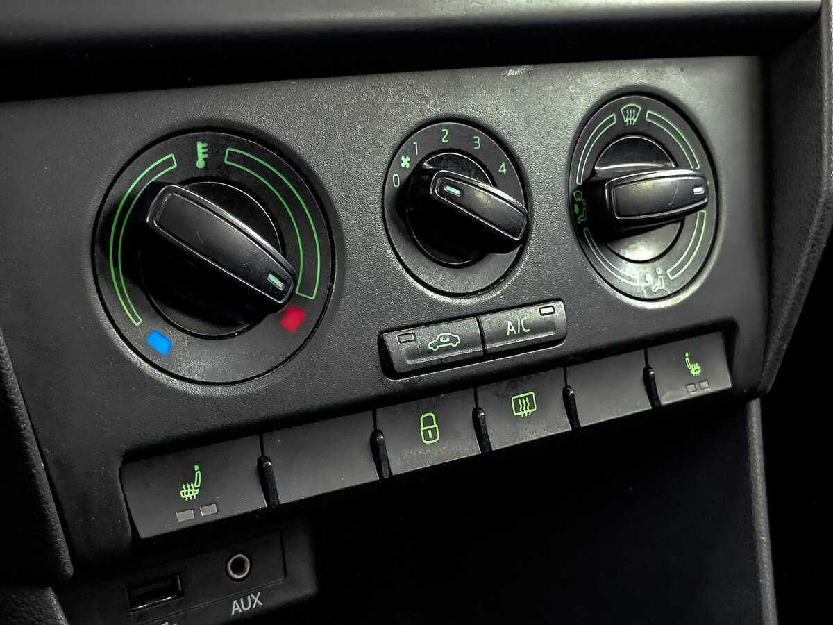 Купить Skoda Rapid с пробегом. Фото: #18