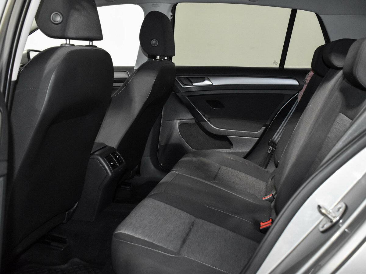 Купить Volkswagen Golf с пробегом. Фото: #10