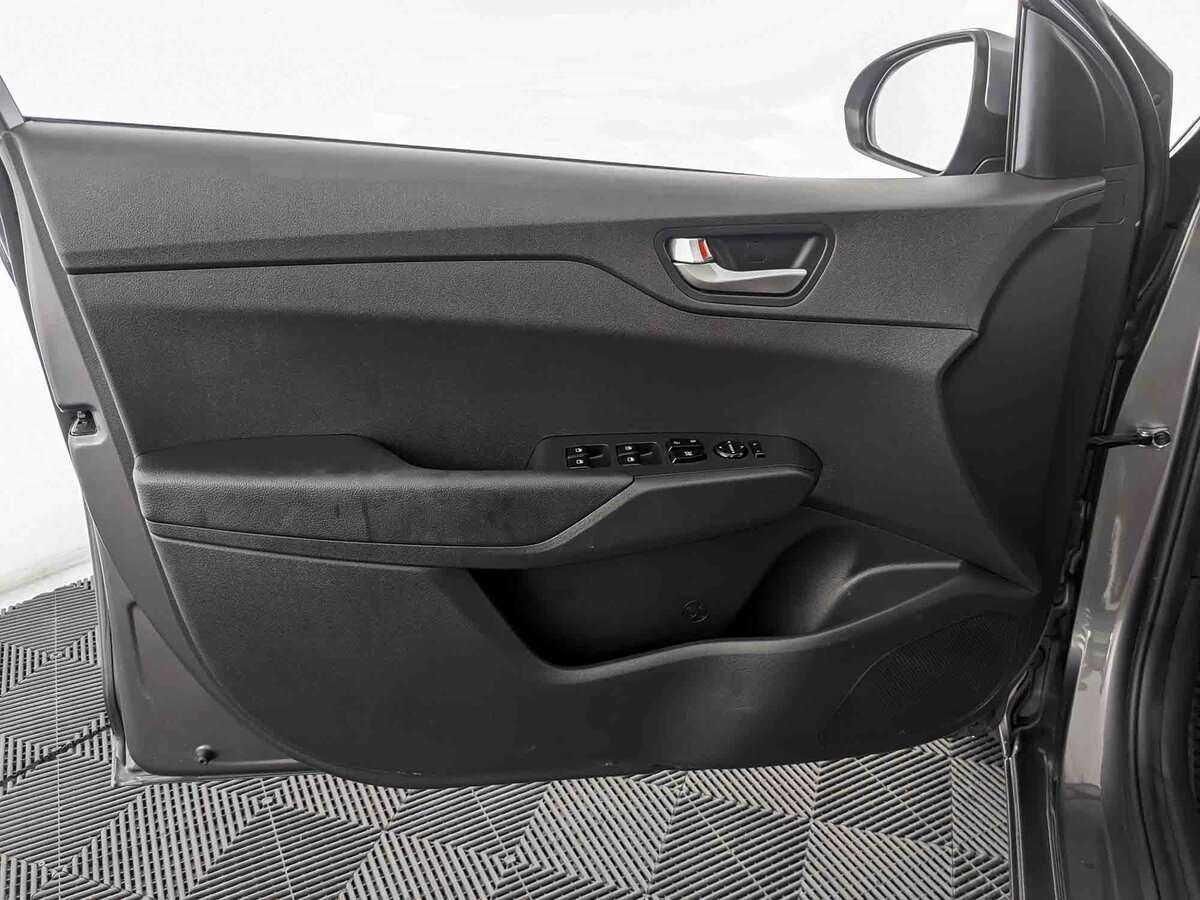 Купить Hyundai Solaris с пробегом. Фото: #14