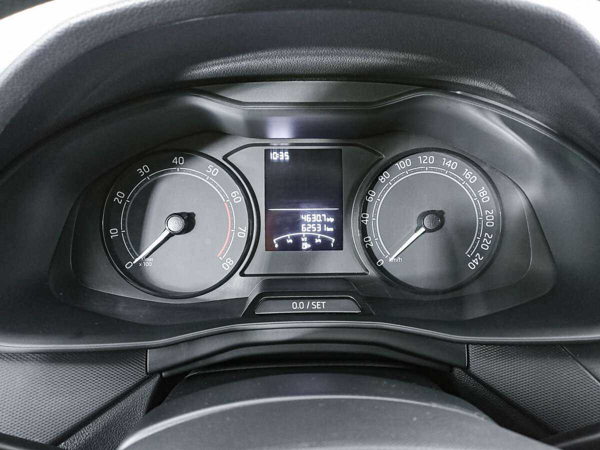 Купить Skoda Rapid с пробегом. Фото: #10