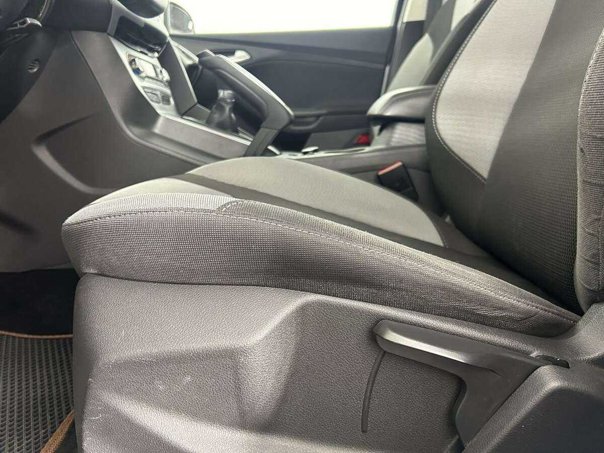 Купить Ford Focus с пробегом. Фото: #9