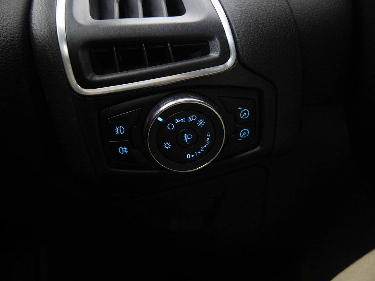 Купить Ford Focus с пробегом. Фото: #12