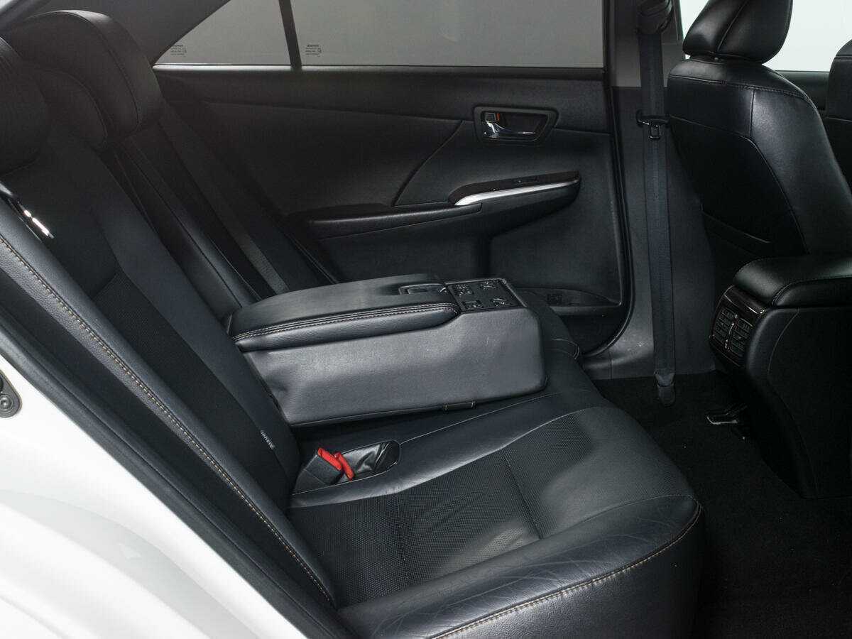 Купить Toyota Camry с пробегом. Фото: #9