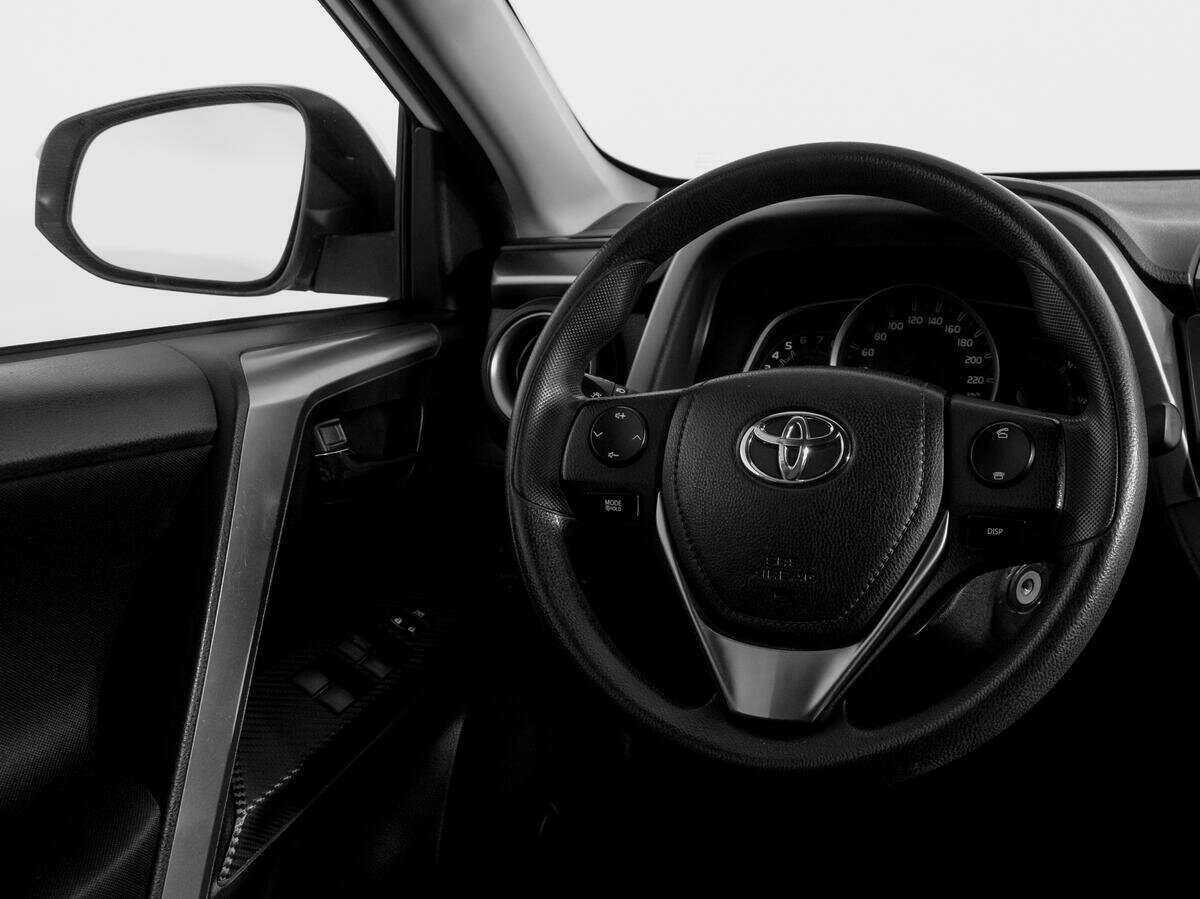 Купить Toyota RAV4 с пробегом. Фото: #13