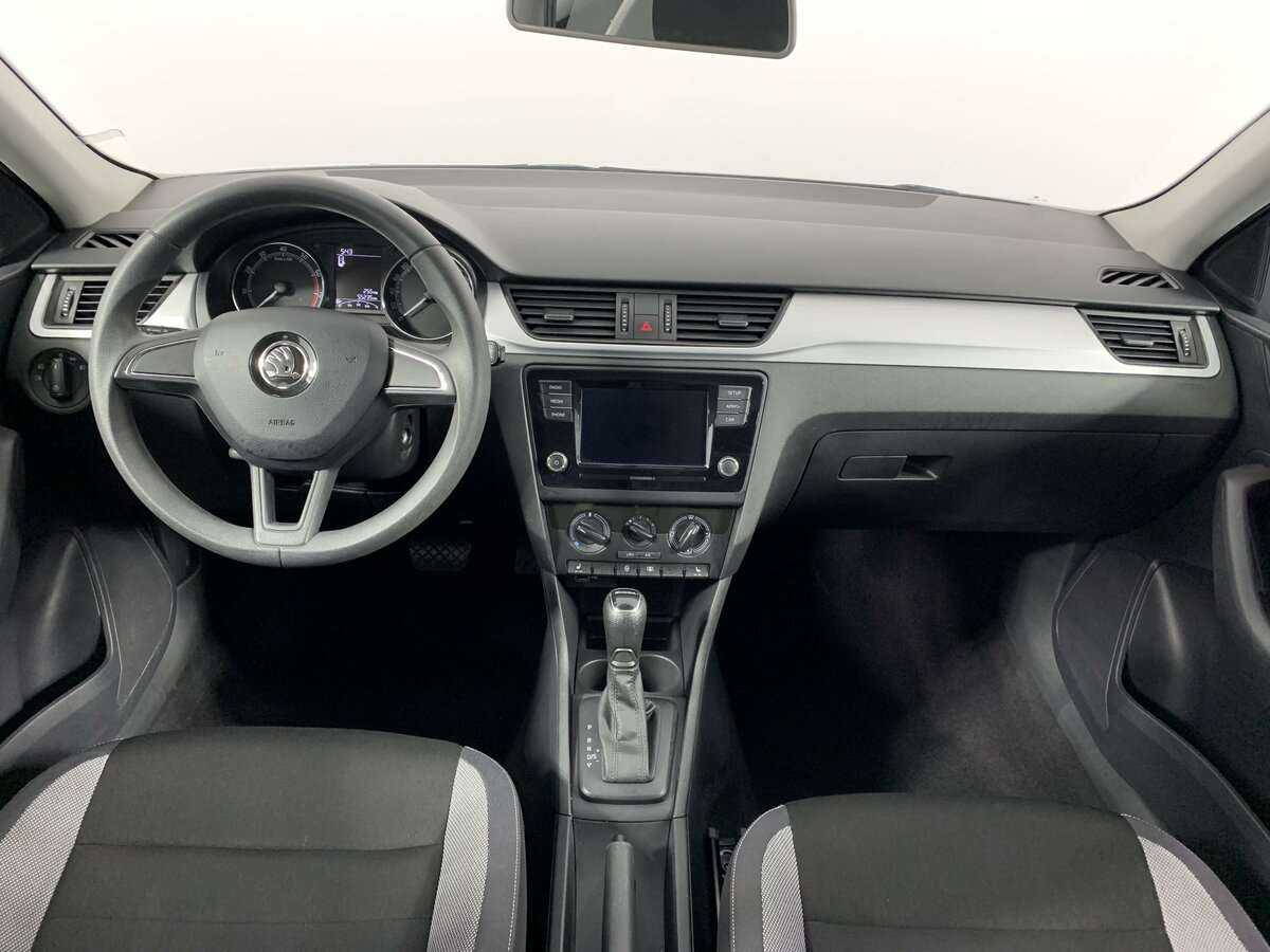 Купить Skoda Rapid с пробегом. Фото: #10